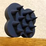 顔のたるみに頭皮ケア「uka」のスカルプブラシ　ケンザン